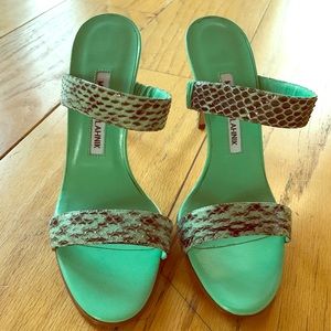 MANOLO BLAHNIK gorgeous summer heels!